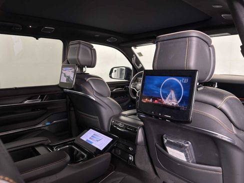 Used 2024 Jeep Grand Wagoneer L Series III w/ Rear Seat Video Group 1 AWD/4WD image 14