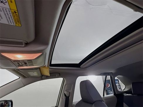 Used 2020 Toyota RAV4 XLE image 20