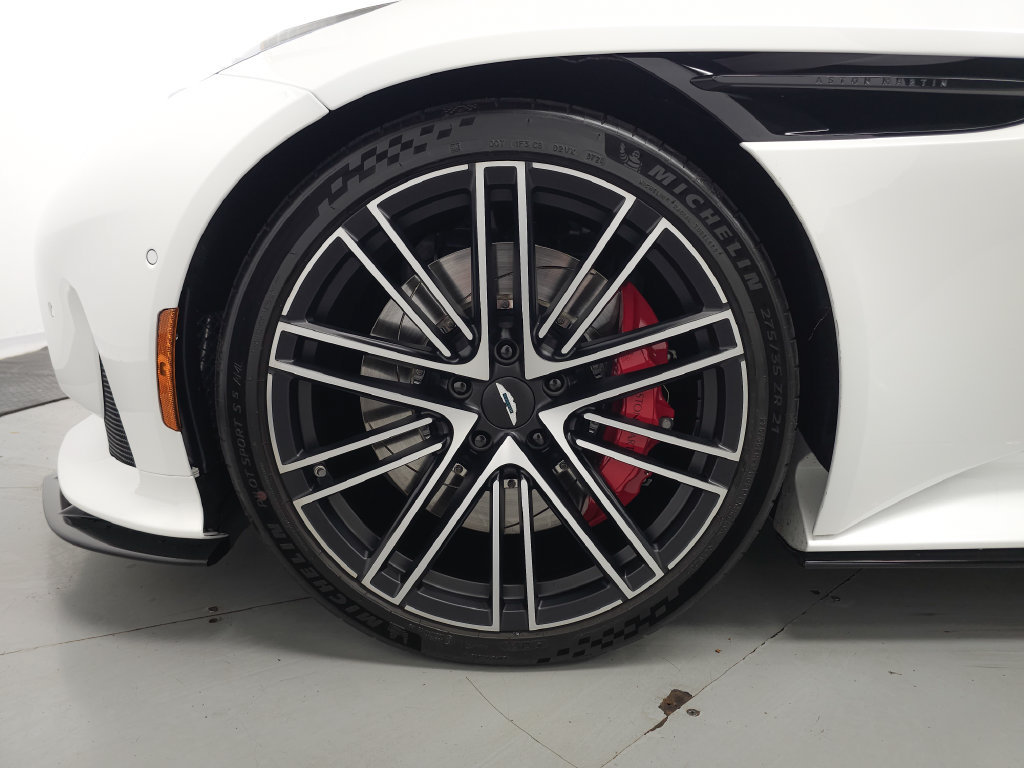 Used 2025 Aston Martin DB12 Coupe RWD image 41