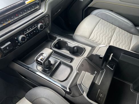 Used 2022 Chevrolet Silverado 1500 ZR2 w/ Technology Package image 17