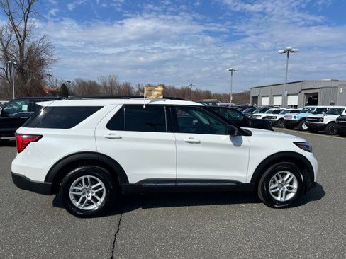 Certified 2025 Ford Explorer Active AWD/4WD image 6