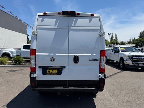 Used 2023 RAM ProMaster 2500 w/ Convenience Group FWD image 6