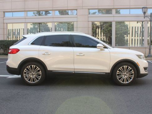 Used 2016 Lincoln MKX Reserve w/ Driver Assistance Package AWD/4WD image 6