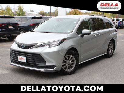 Used 2021 Toyota Sienna LE