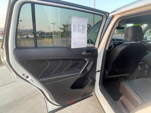 Used 2024 Volkswagen Tiguan SE AWD/4WD image 26