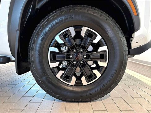 Used 2023 Nissan Frontier PRO-4X w/ Tow Package AWD/4WD image 14