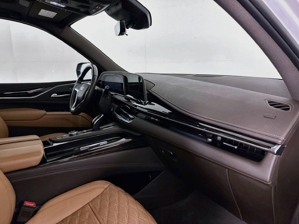 Used 2023 Cadillac Escalade Premium Luxury RWD image 31