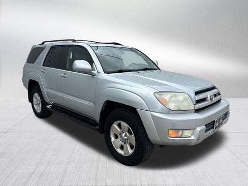 Used 2005 Toyota 4Runner Limited image 3