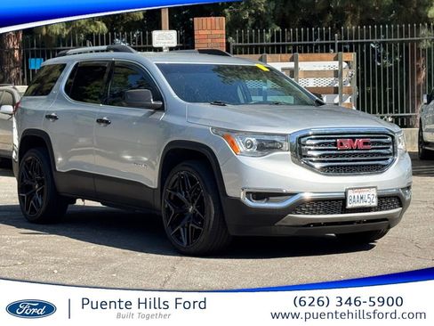 Used 2017 GMC Acadia SLT FWD image 1