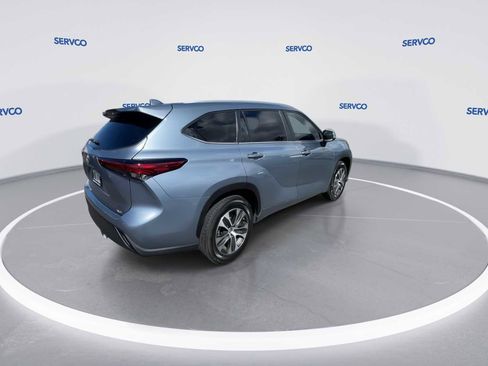 Used 2023 Toyota Highlander XLE image 8