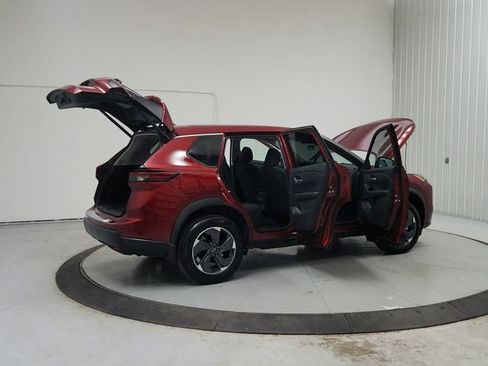 Used 2026 Nissan Rogue SV FWD image 16