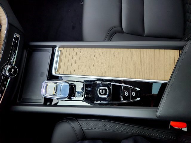New 2027 Volvo XC60 B5 Core AWD/4WD image 26