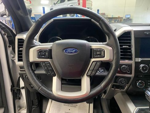 Used 2018 Ford F150 Lariat image 23
