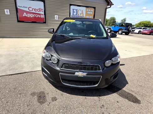 Used 2014 Chevrolet Sonic LS image 2