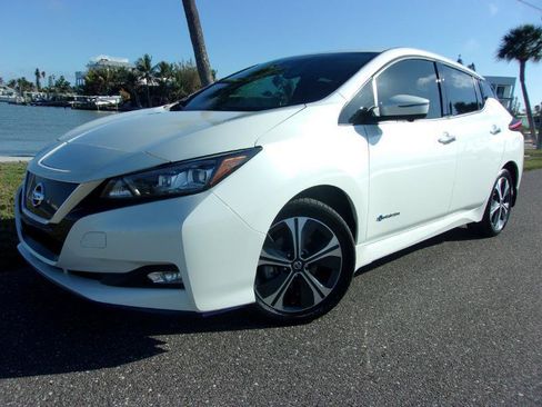 Used 2019 Nissan Leaf SL w/ SL Technology Package FWD image 9