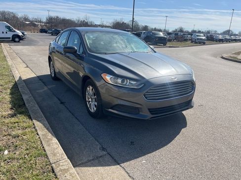 Used 2015 Ford Fusion S image 2