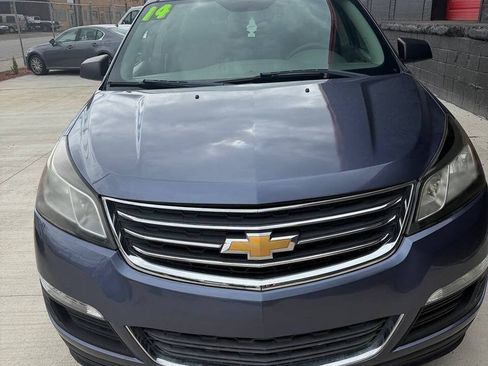 Used 2014 Chevrolet Traverse LS FWD image 1
