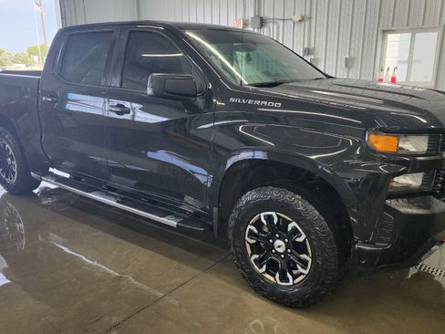 Used 2019 Chevrolet Silverado 1500 W/T w/ WT Convenience Package image 3