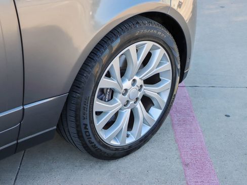 Used 2018 Land Rover Range Rover HSE image 9