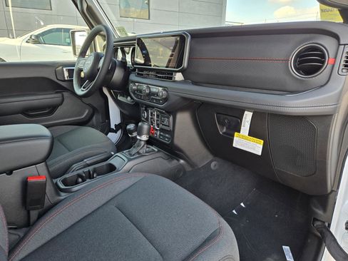 Used 2026 Jeep Wrangler Unlimited Rubicon image 33