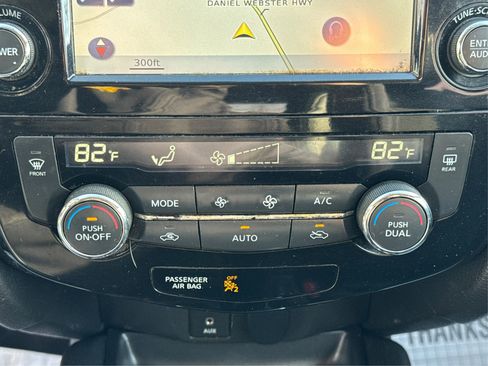 Used 2017 Nissan Rogue Sport SL image 27