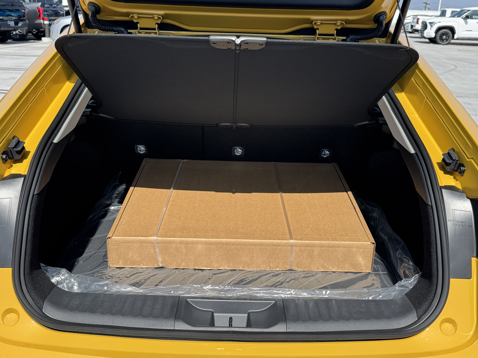 New 2027 Toyota Prius FWD image 9