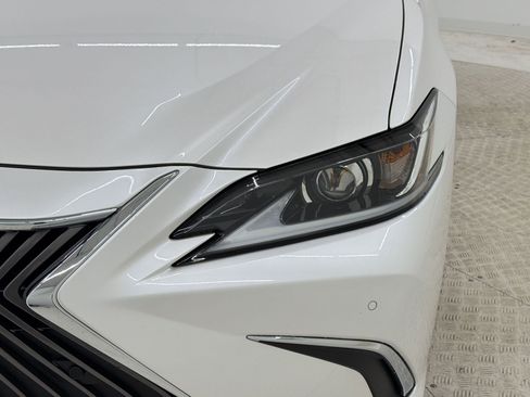Used 2020 Lexus ES 350 w/ Premium Package FWD image 11
