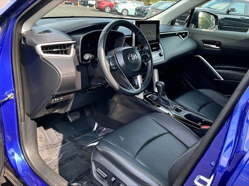 Used 2025 Toyota Corolla Cross XLE AWD/4WD image 13