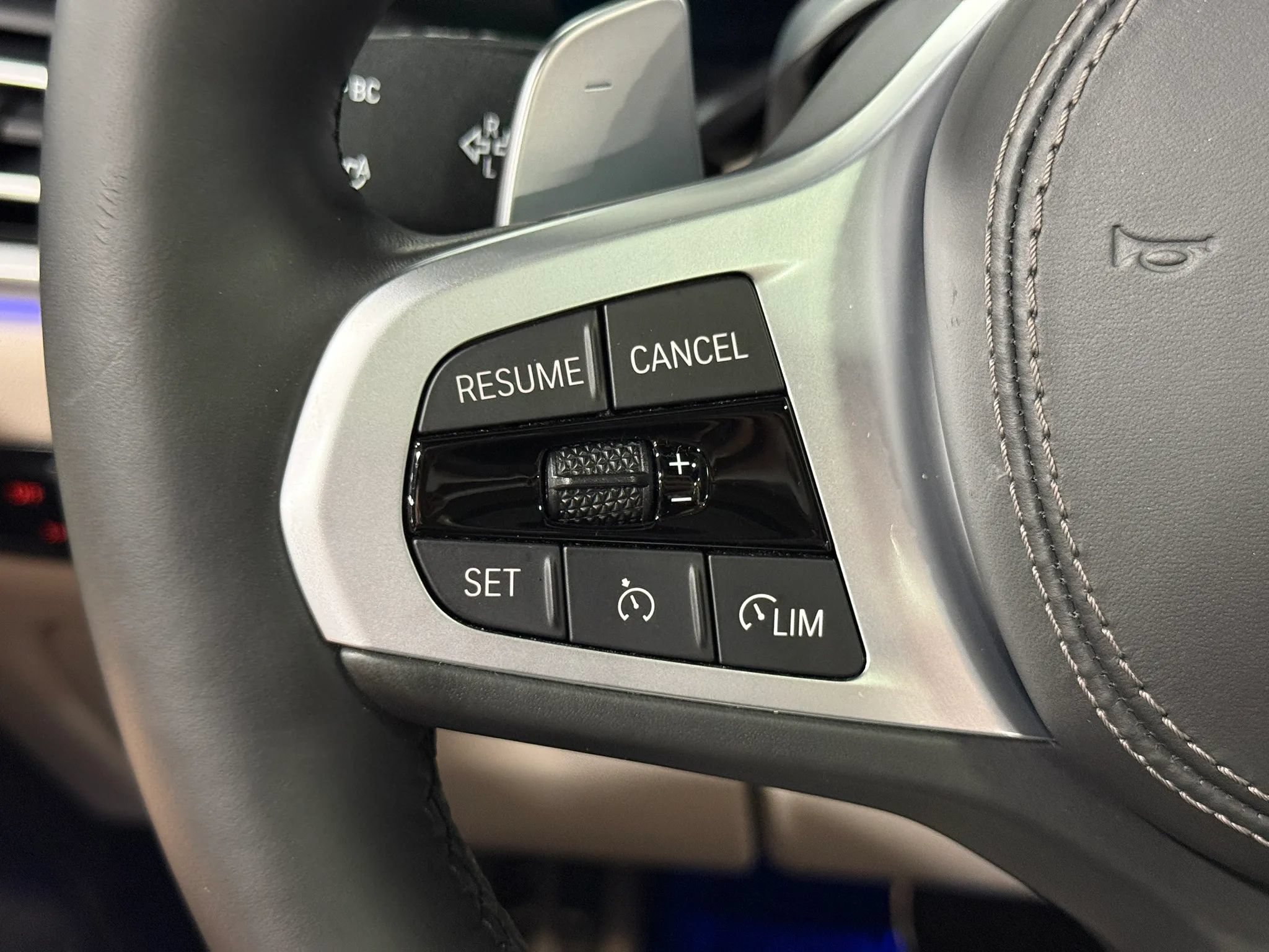 Used 2020 BMW X7 M50i w/ Executive Package AWD/4WD image 25