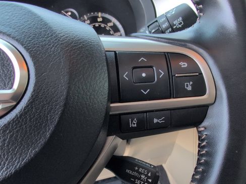 Certified 2020 Lexus GX 460 Premium w/ Premium Package AWD/4WD image 12