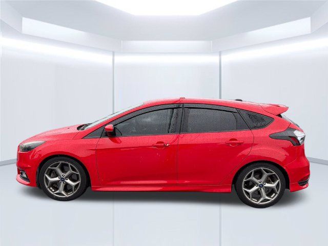 Used 2017 Ford Focus ST FWD image 2