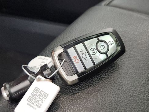 Used 2022 Ford F250 Lariat w/ Tremor Off-Road Package image 34