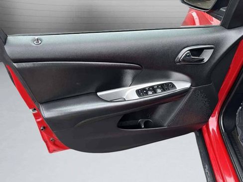 Used 2020 Dodge Journey SE FWD image 41
