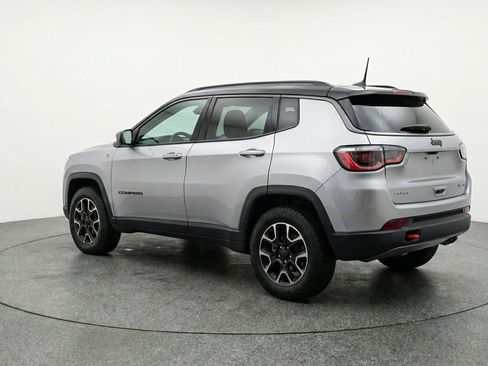 Used 2025 Jeep Compass Trailhawk w/ Trailer Tow Group AWD/4WD image 6