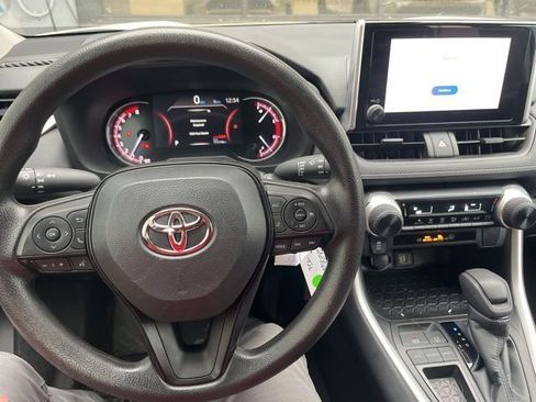 Used 2023 Toyota RAV4 LE FWD image 6