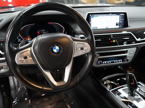 Used 2022 BMW 750i xDrive w/ Luxury Rear Seating Package AWD/4WD image 29