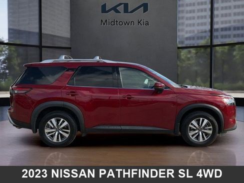 Used 2023 Nissan Pathfinder SL image 2