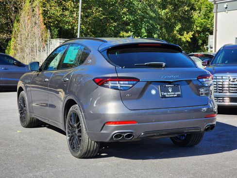 Used 2021 Maserati Levante AWD/4WD image 4
