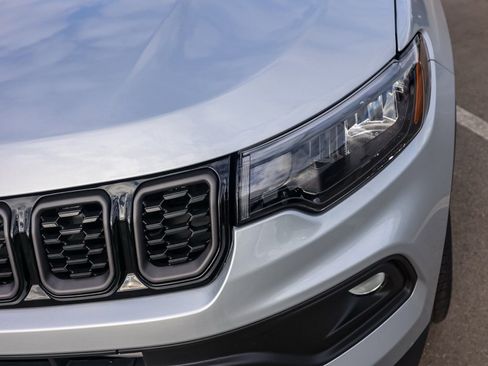 New 2026 Jeep Compass Latitude image 10