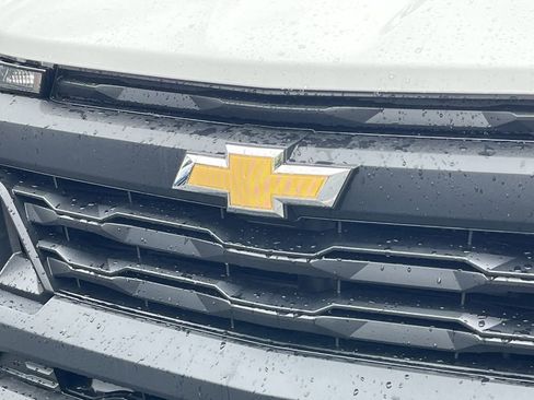 New 2025 Chevrolet Colorado W/T image 32