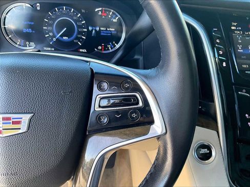 Used 2019 Cadillac Escalade Luxury AWD/4WD image 21