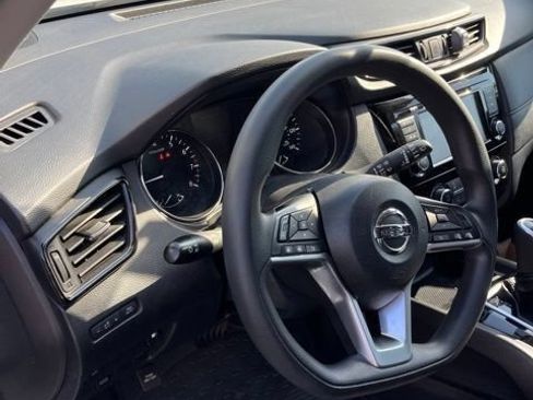 Used 2018 Nissan Rogue S AWD/4WD image 6