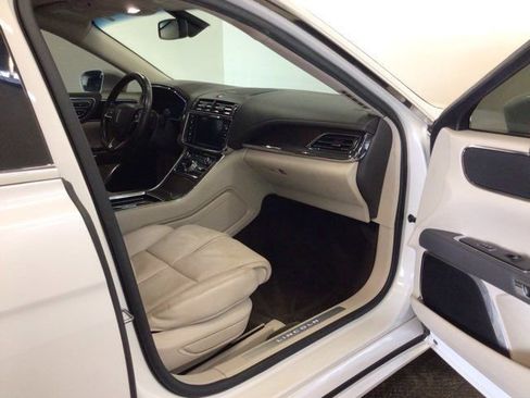 Used 2018 Lincoln Continental Select FWD image 11