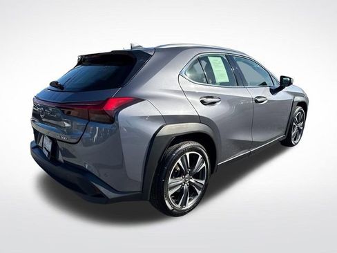Used 2019 Lexus UX 200 w/ Premium Package FWD image 6