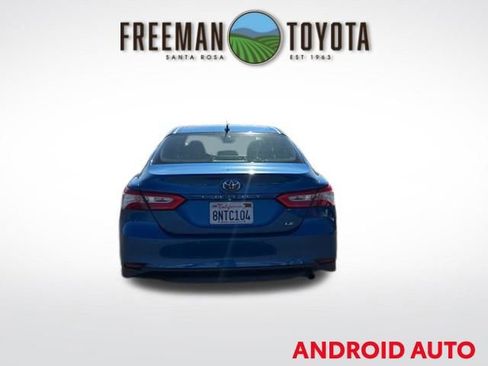 Used 2020 Toyota Camry LE image 3