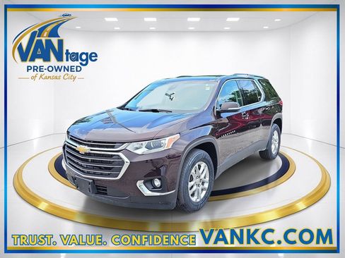 Used 2020 Chevrolet Traverse LT FWD image 1
