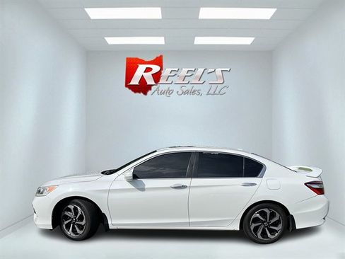 Used 2017 Honda Accord EX image 12