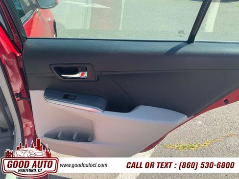 Used 2014 Toyota Camry LE FWD image 12