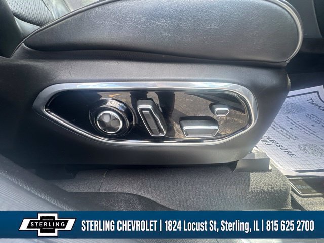 Used 2022 Jeep Grand Cherokee Overland w/ Luxury Tech Group IV AWD/4WD image 11