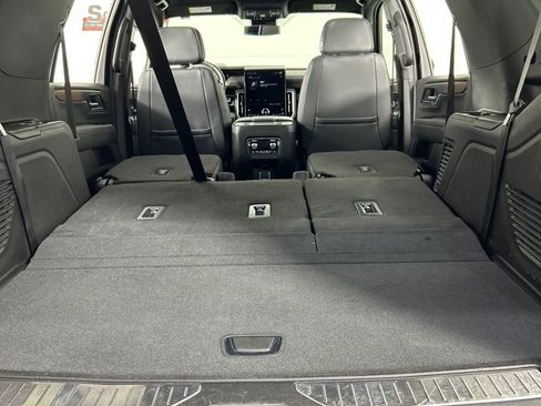 Used 2025 GMC Yukon Denali AWD/4WD image 23